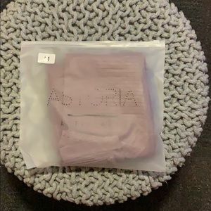 Light purple leggings